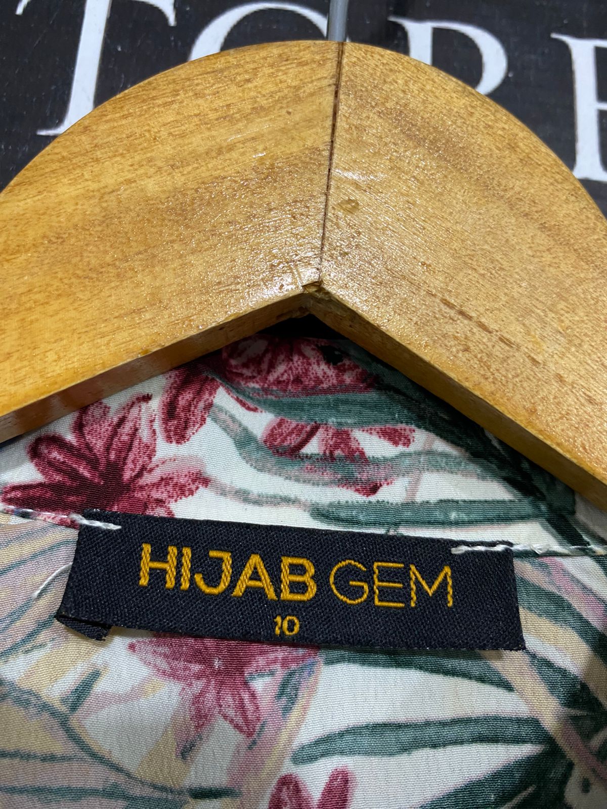 HIJAB GEM |M| BUST 19| A34| BEIGE & MULTICOLOR TROPICAL FLORAL PRINT LONG-SLEEVE BUTTON-UP SHIRT DRESS