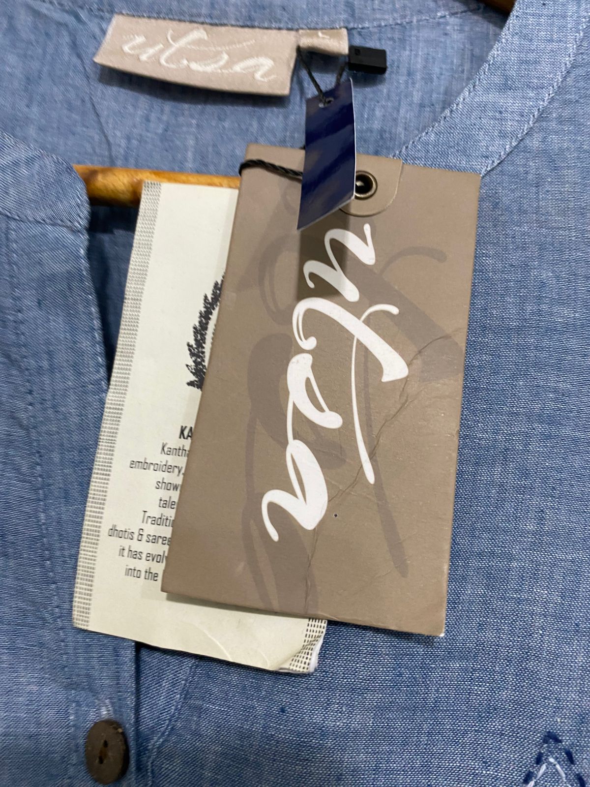 UTSA |L| BUST 20| A34|  LIGHT BLUE EMBROIDERED LEAF TUNIC SHIRT