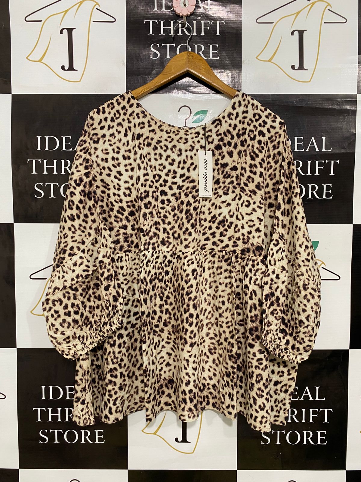VINE APPAREL |L| BUST FREE| A34| OUE APPAREL LEOPARD PRINT SMOCKED-WAIST LONG-SLEEVE TUNIC TOP