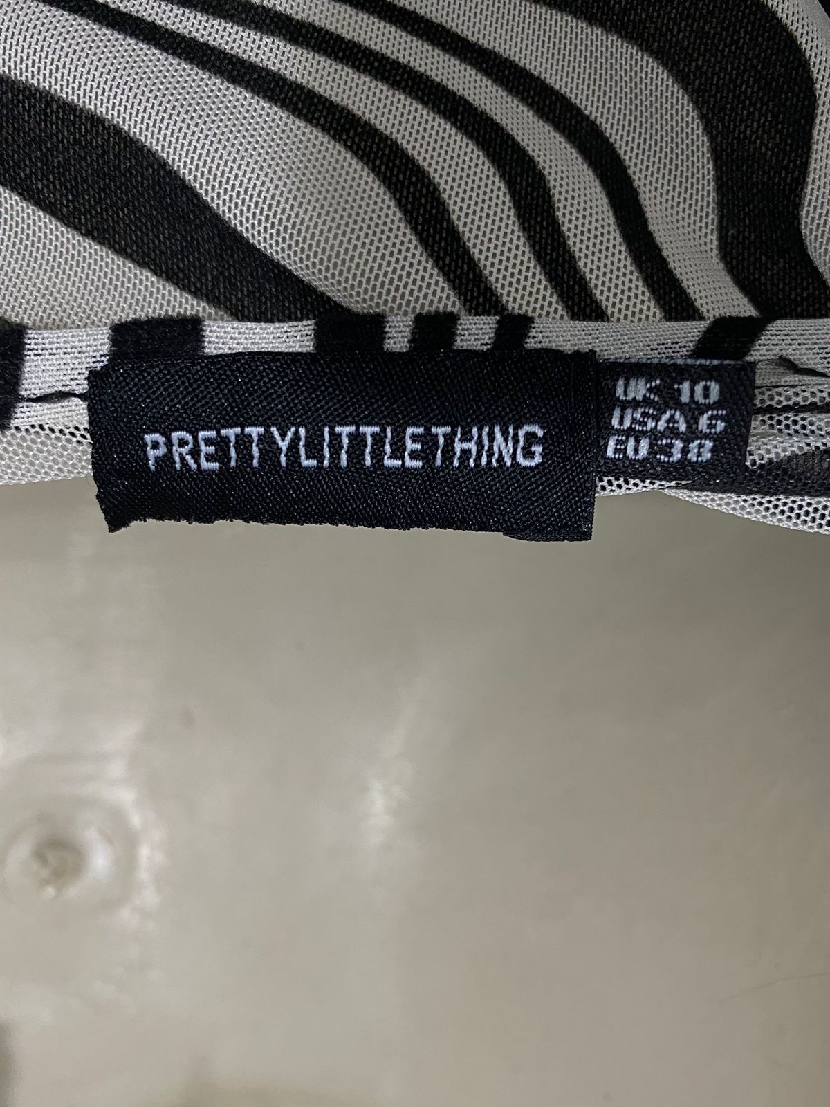 PRETTYLILLTE THING |S| BUST 15| A34| BLACK & WHITE OPTICAL SWIRL PRINT COWL-NECK BODYCON MINI DRESS