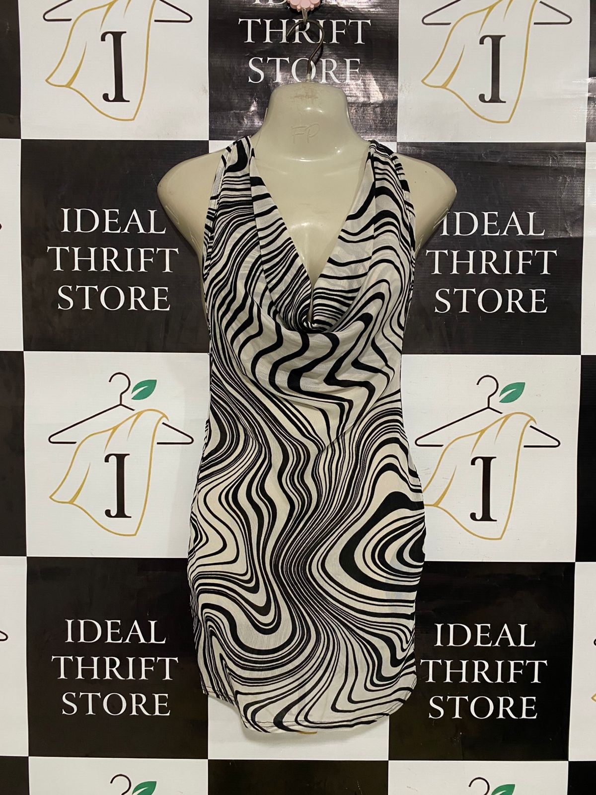PRETTYLILLTE THING |S| BUST 15| A34| BLACK & WHITE OPTICAL SWIRL PRINT COWL-NECK BODYCON MINI DRESS
