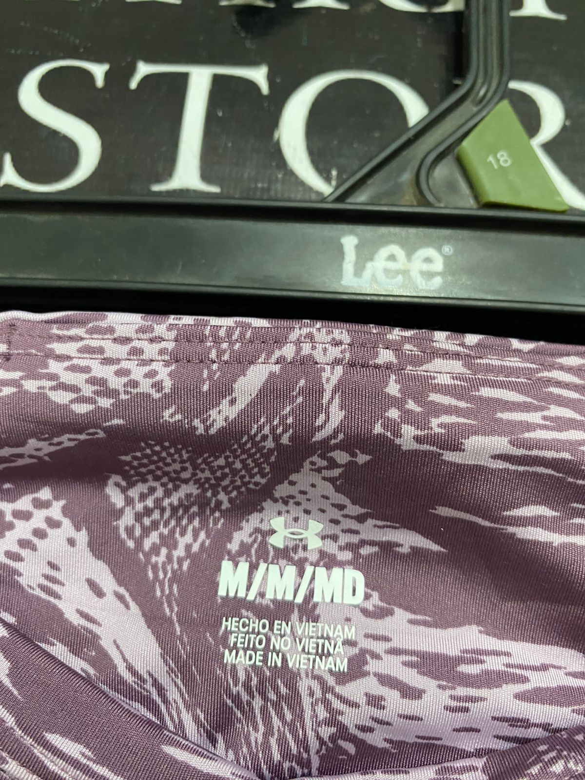 UNDER ARMOUR |M| WAIST 27| A33| MAUVE & PINK ABSTRACT TIE-DYE ACTIVEWEAR LEGGINGS