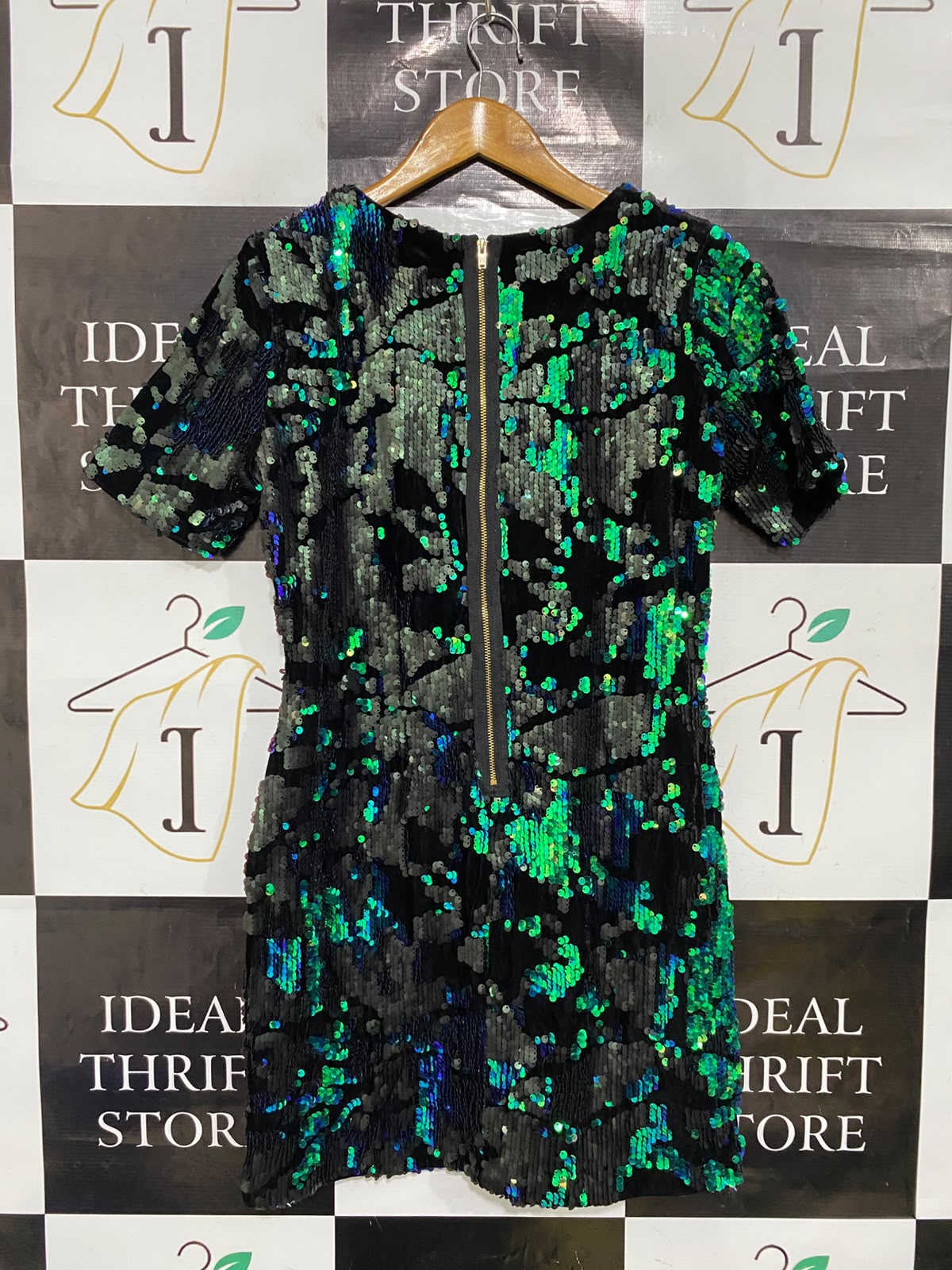 |M| BUST 17| A35| BLACK & NEON GREEN HOLOGRAPHIC SEQUIN SHORT-SLEEVE MINI DRESS