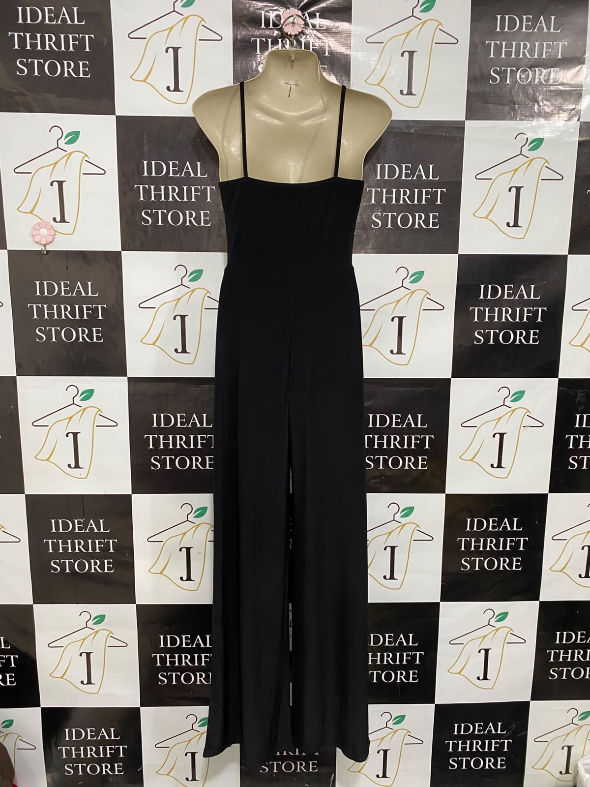 PRETTYLITTLE THING |S| BUST 15| A35| BLACK STRAPPY HALTER WIDE-LEG JUMPSUIT