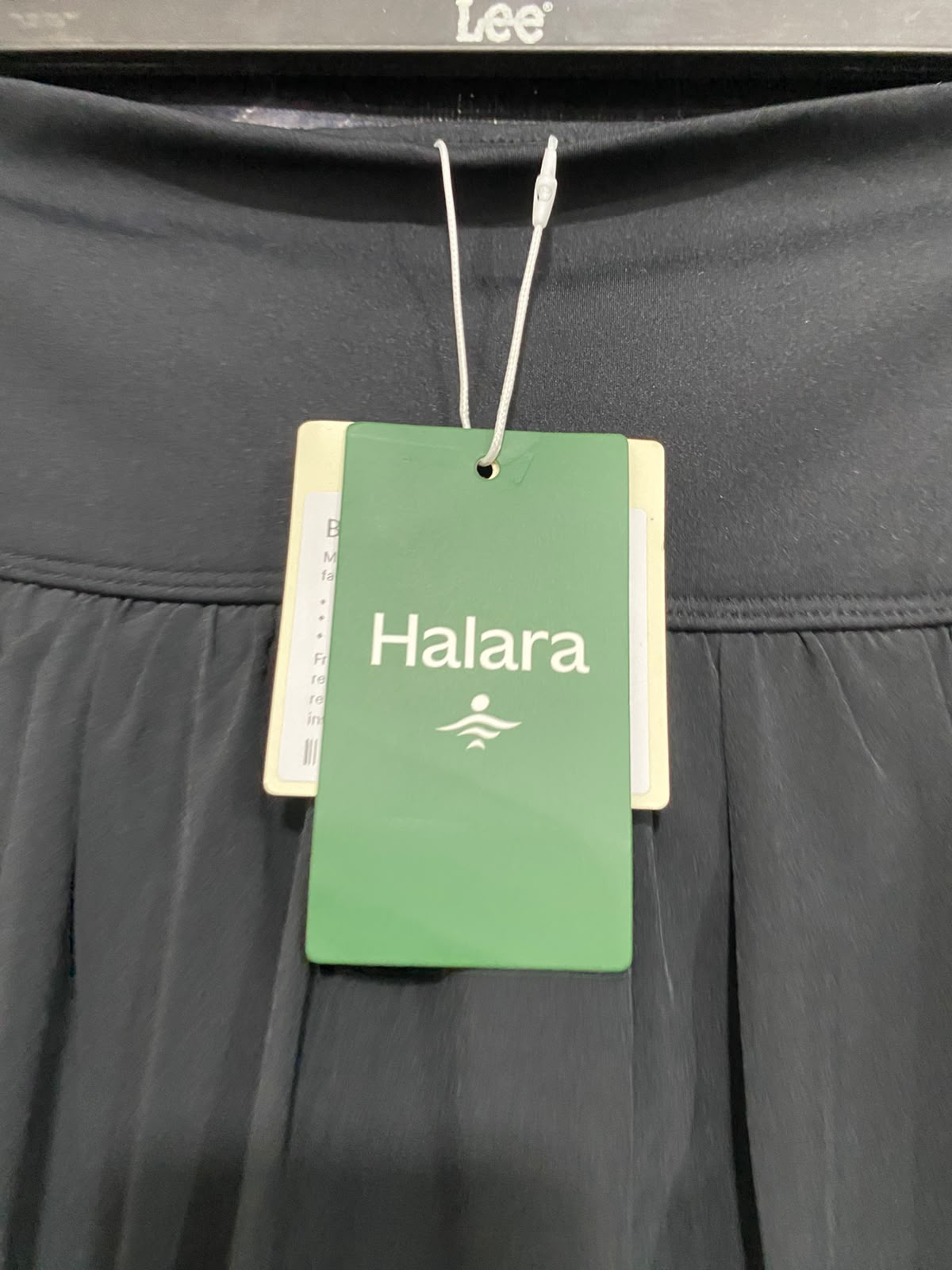 HALARA |S| WAIST 23| A35| BLACK HIGH-WAISTED PLEATED ACTIVEWEAR MAXI SKIRT