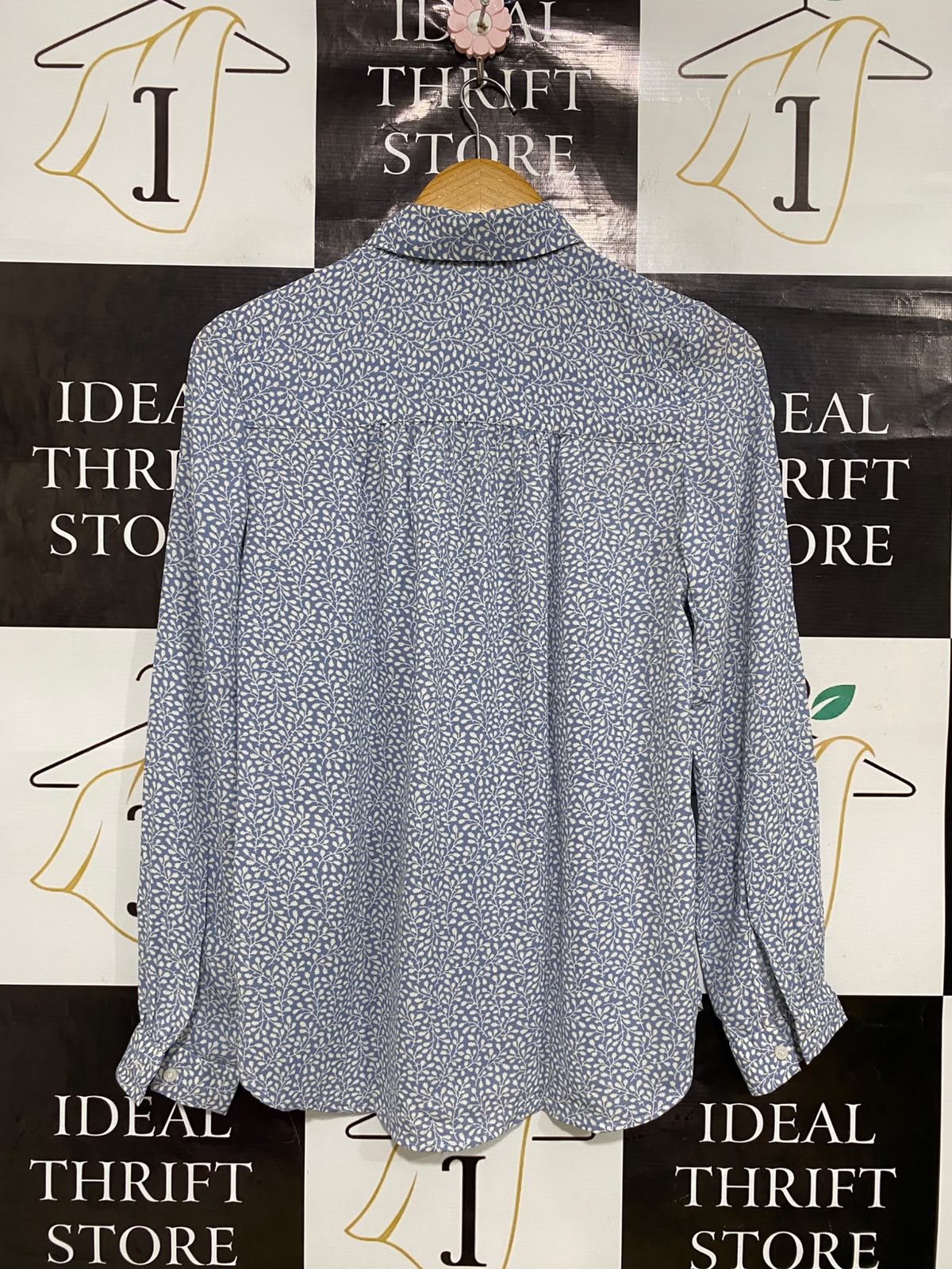 H&M |M| BUST 18| A35| BLUE & WHITE LEAF-PRINT BUTTON-DOWN LONG-SLEVE SHIRT