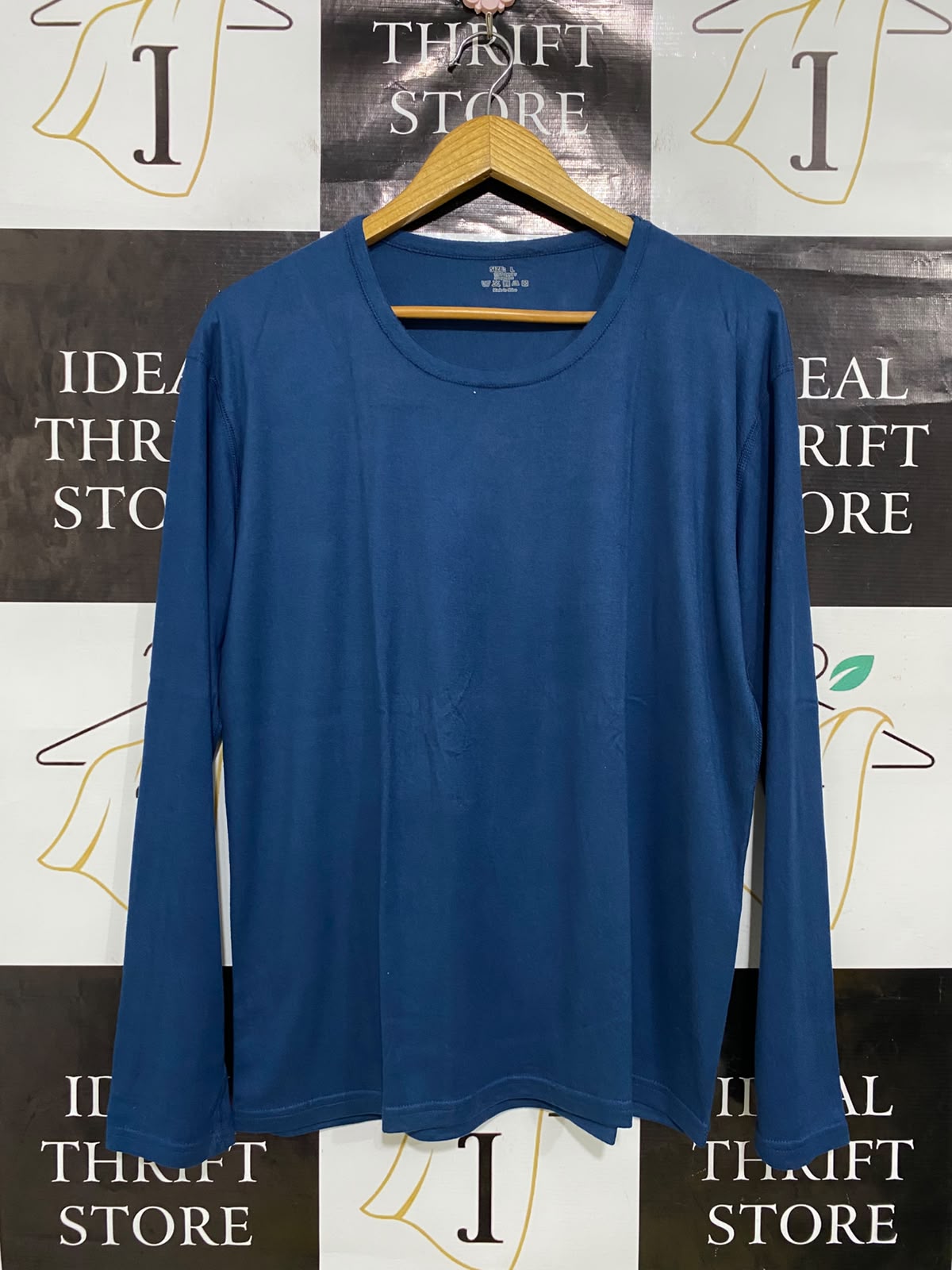 |L| BUST 21| A35| BLUE BASIC LONG-SLEEVE CREW-NECK PERFORMANCE TOP