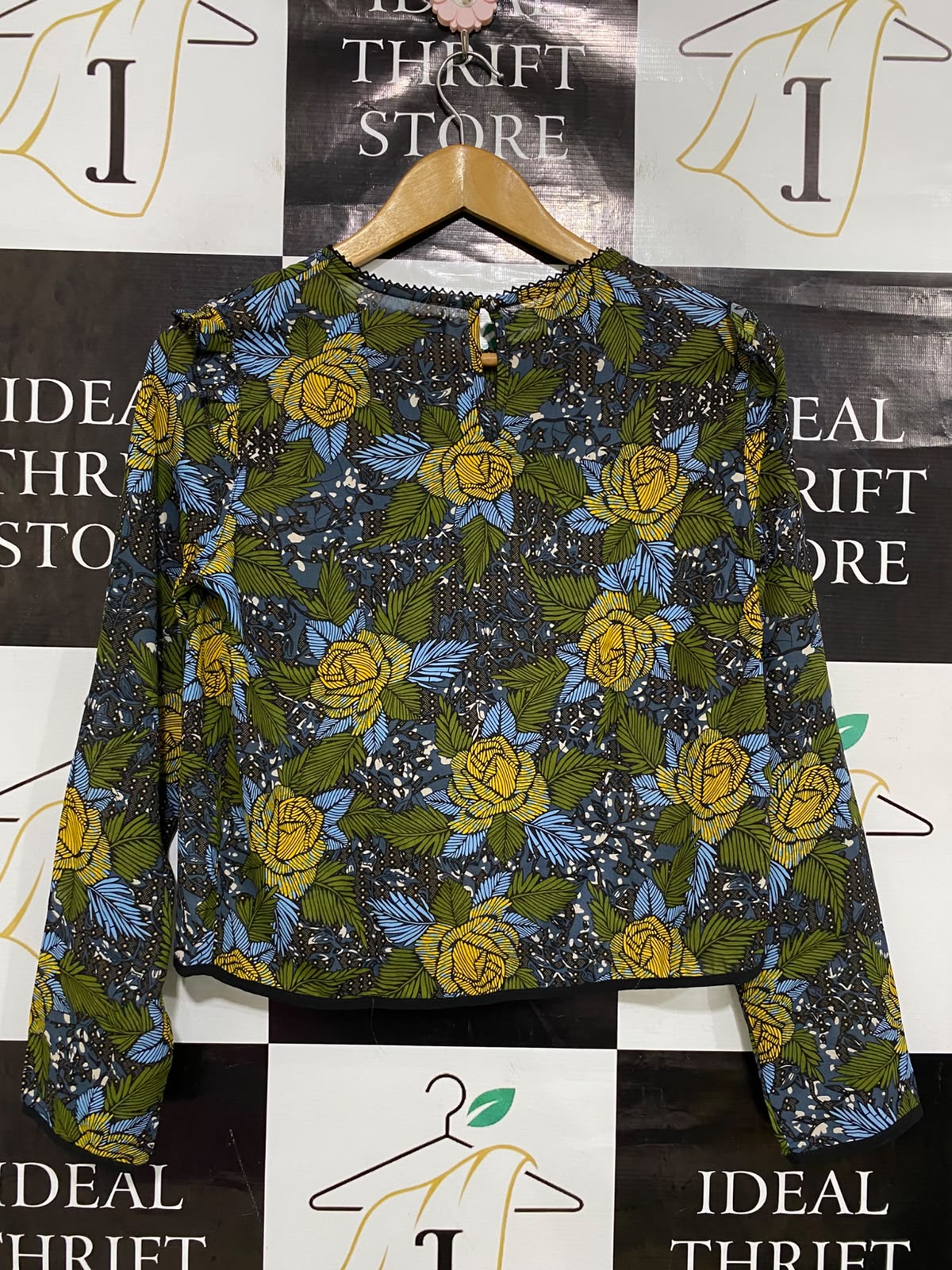 QED LONDON |M| BUST 17| A35| MULTICOLOR FLORAL PRINT RUFFLE-TRIM LONG-SLEEVE BLOUSE