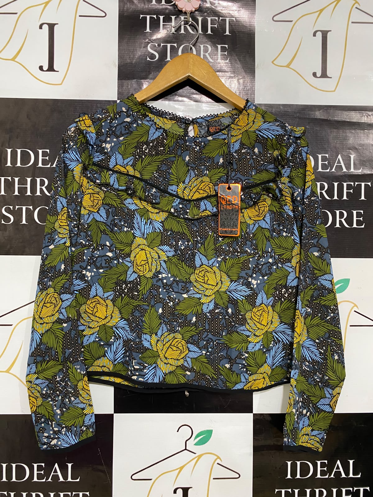 QED LONDON |M| BUST 17| A35| MULTICOLOR FLORAL PRINT RUFFLE-TRIM LONG-SLEEVE BLOUSE