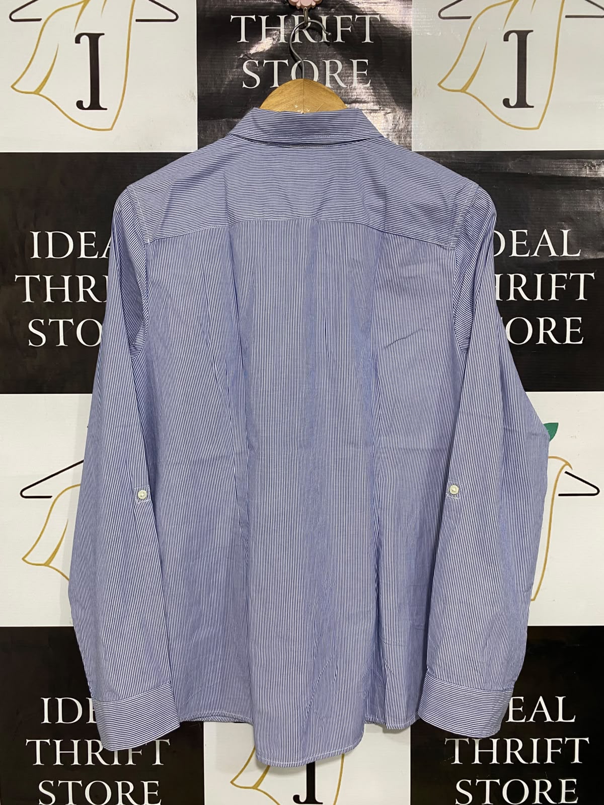 TOMMY HILFIGER |L| BUST 20| A35| BLUE & WHITE STRIPED BUTTON-DOWN LONG-SLEEVE SHIRT