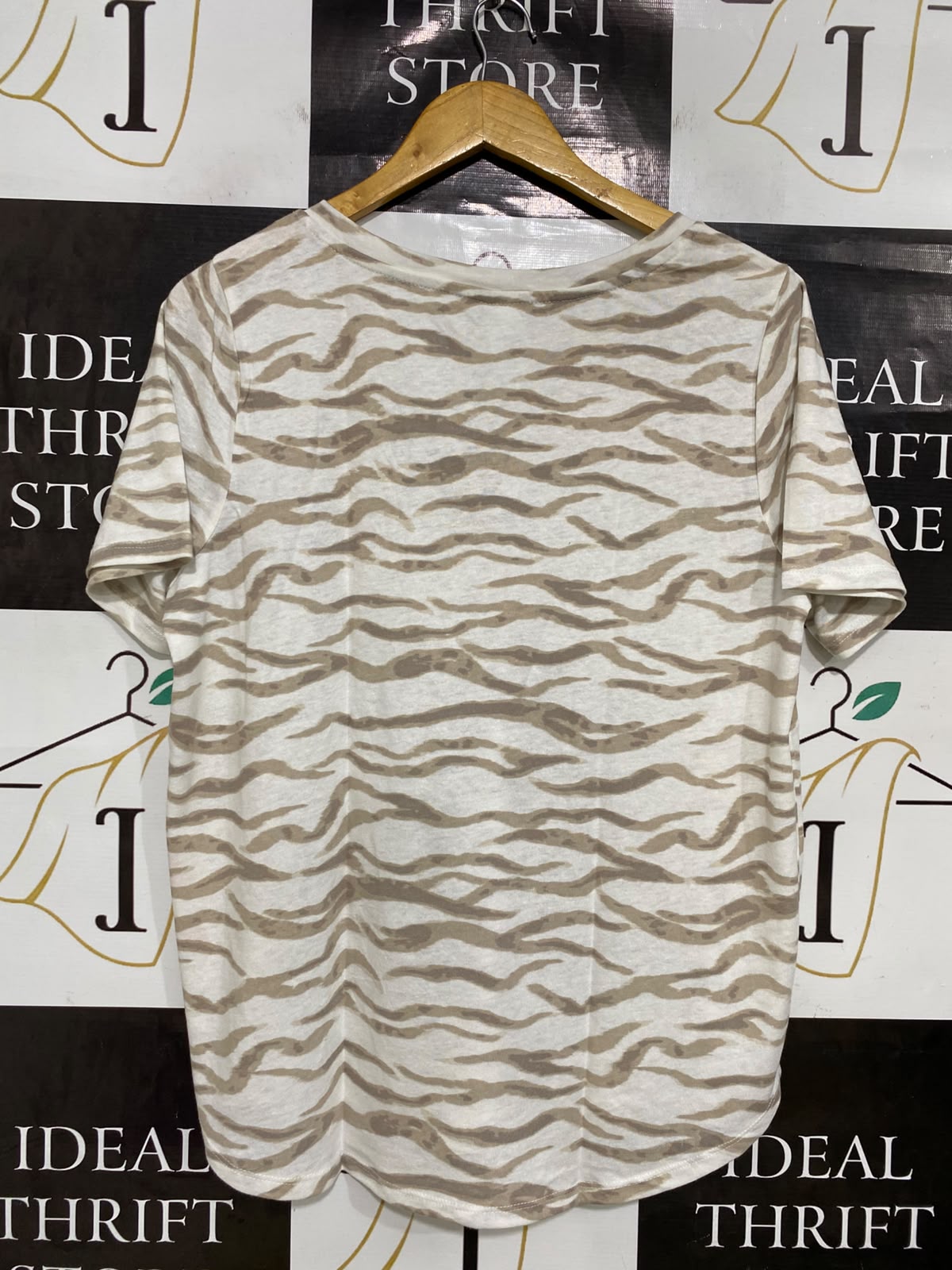 ANKO |L| BUST 20| A35| BEIGE & WHITE ZEBRA-PRINT LINEN-BLEND V-NECK T-SHIRT