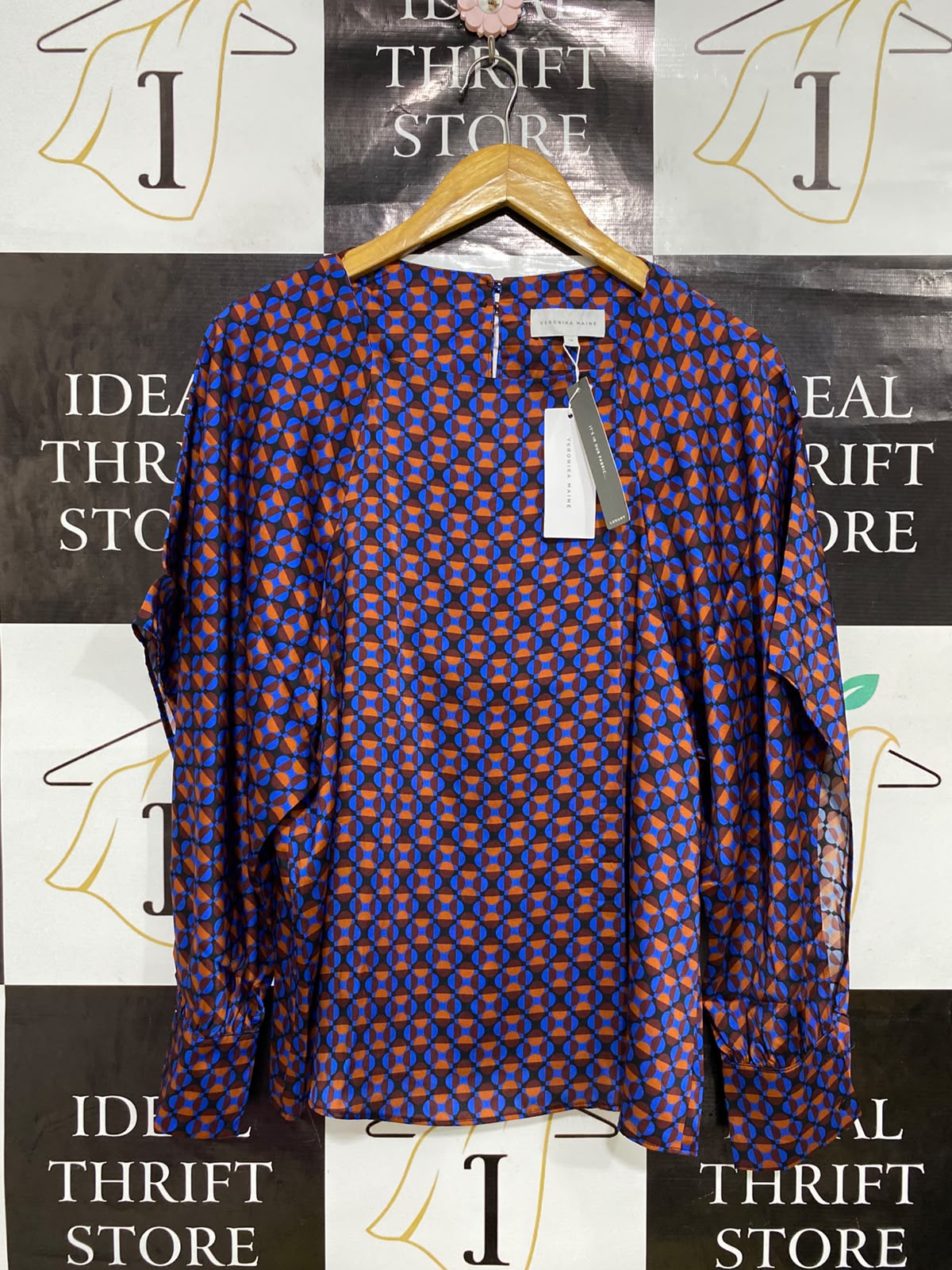 VERONIKA MAINE |M| BUST 19| A35| VERONICA MAINE GEOMETRIC PRINT LONG-SLEEVE SILK-BLEND BLOUSE