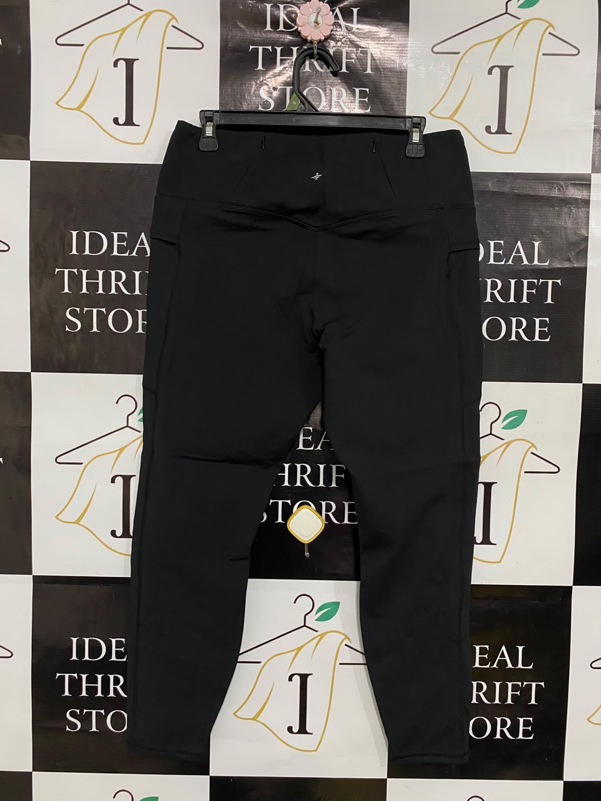 HALARA |L| WAIST 30| A36| BLACK HIGH-WAISTED PERFORMANCE ACTIVEWEAR LEGGINGS WITH SIDE POCKETS