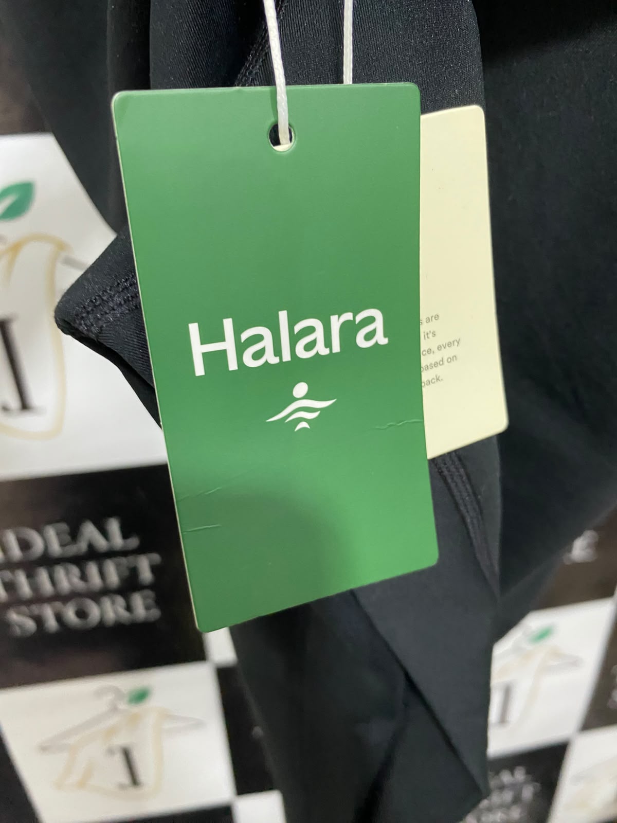 HALARA |L| WAIST 30| A36| BLACK HIGH-WAISTED PERFORMANCE ACTIVEWEAR LEGGINGS WITH SIDE POCKETS