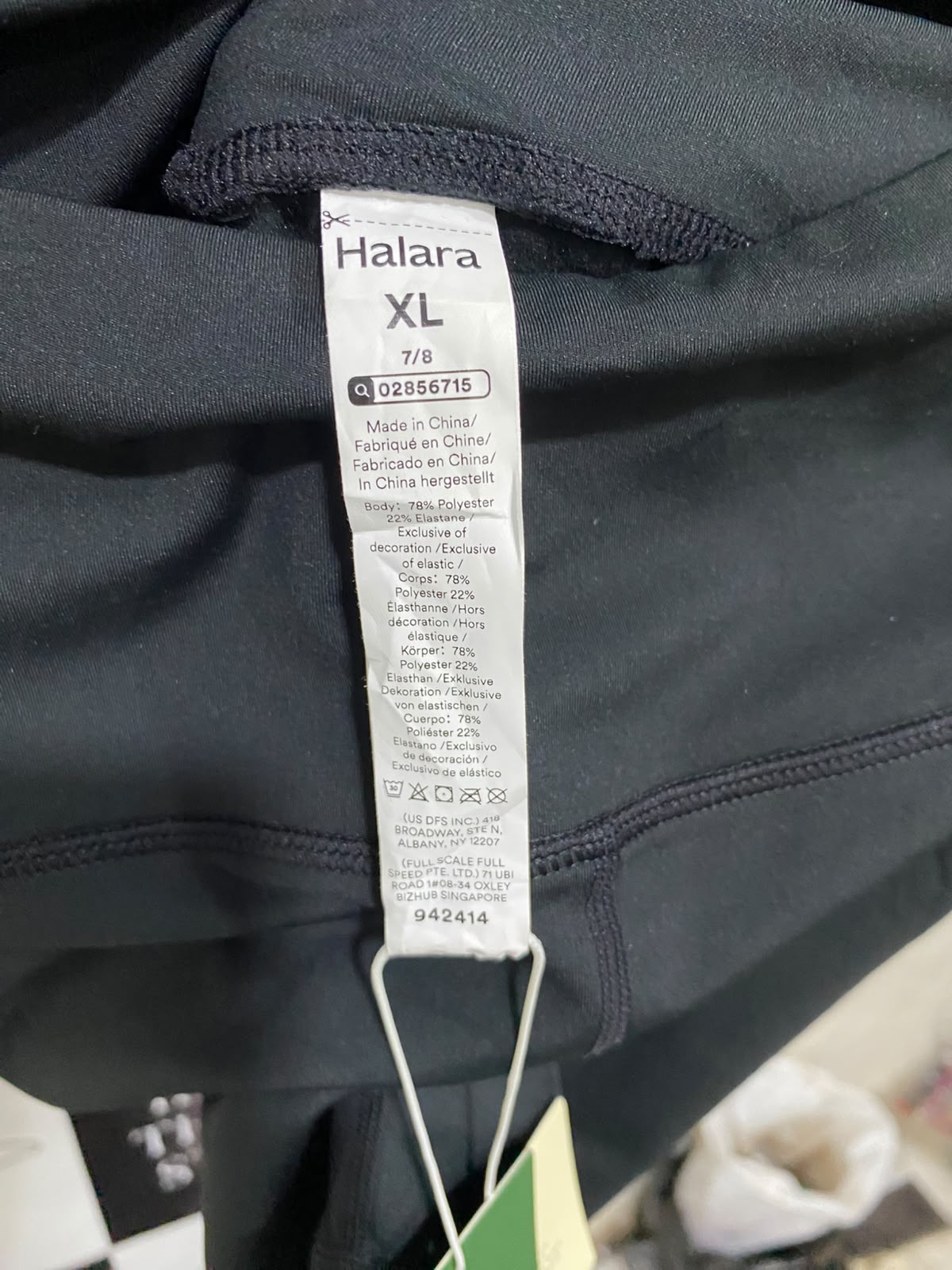 HALARA |L| WAIST 30| A36| BLACK HIGH-WAISTED PERFORMANCE ACTIVEWEAR LEGGINGS WITH SIDE POCKETS