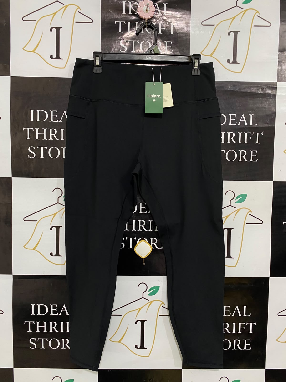 HALARA |L| WAIST 30| A36| BLACK HIGH-WAISTED PERFORMANCE ACTIVEWEAR LEGGINGS WITH SIDE POCKETS