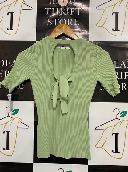 GUESS |XS| BUST 12| A36| SAGE GREEN RIBBED SHORT-SLEEVE FITTED TOP