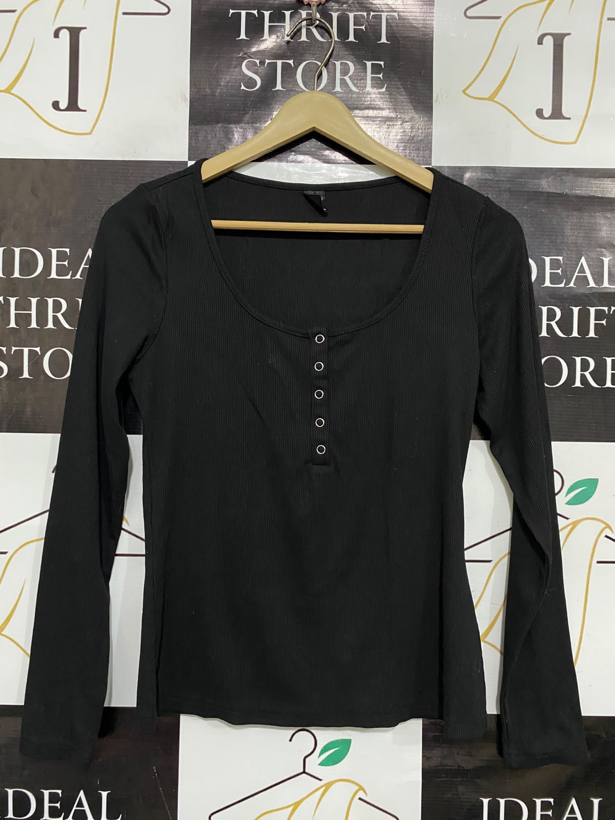 SHEIN |M| BUST 16| A36| BLACK RIBBED SCOOP-NECK BUTTON-FRONT LONG-SLEEVE FITTED TOP