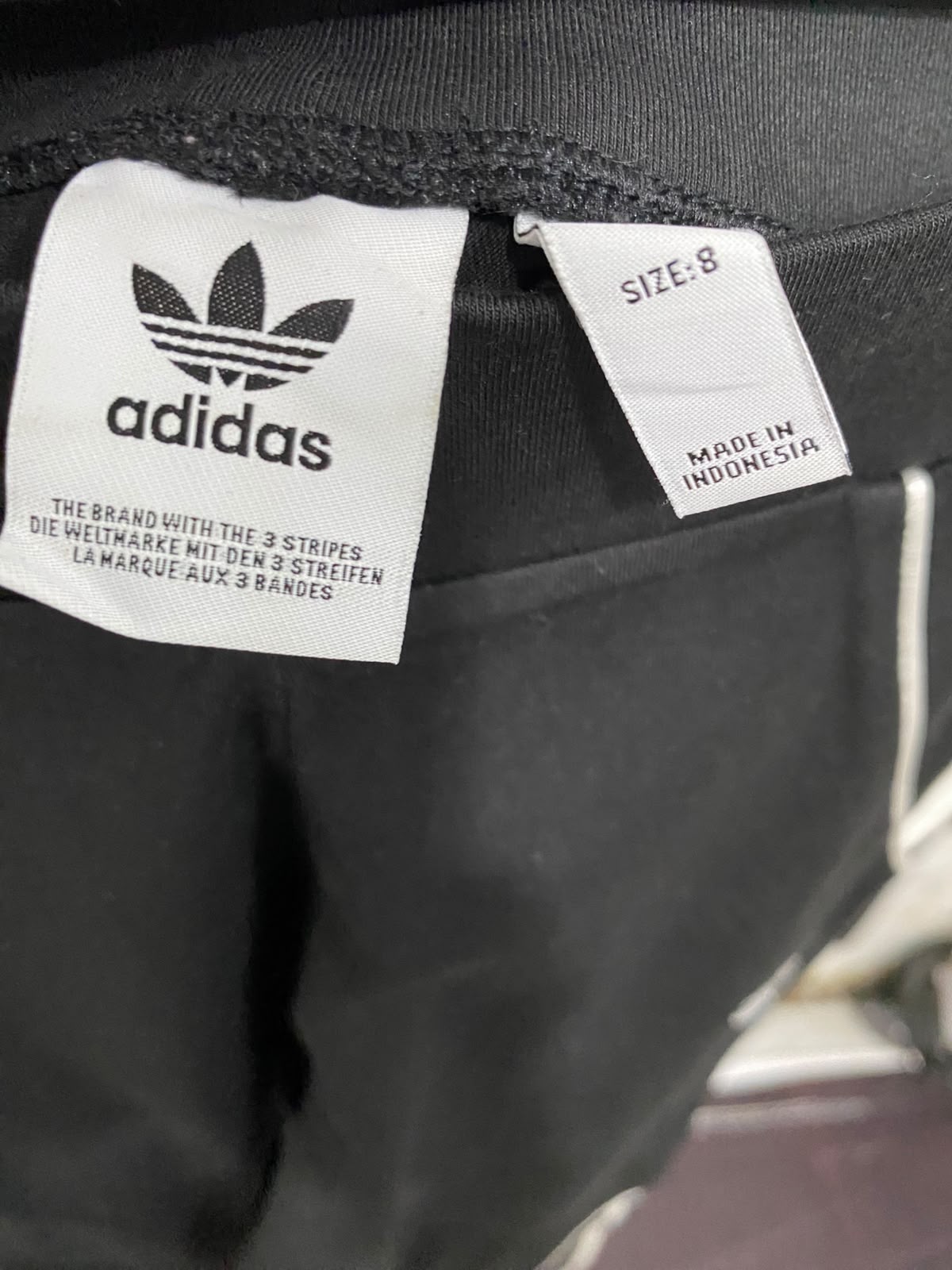 ADIDAS |XS| WAIST 24| A36| BLACK & WHITE THREE-STRIPE PERFORMANCE-STRETCH LEGGINGS