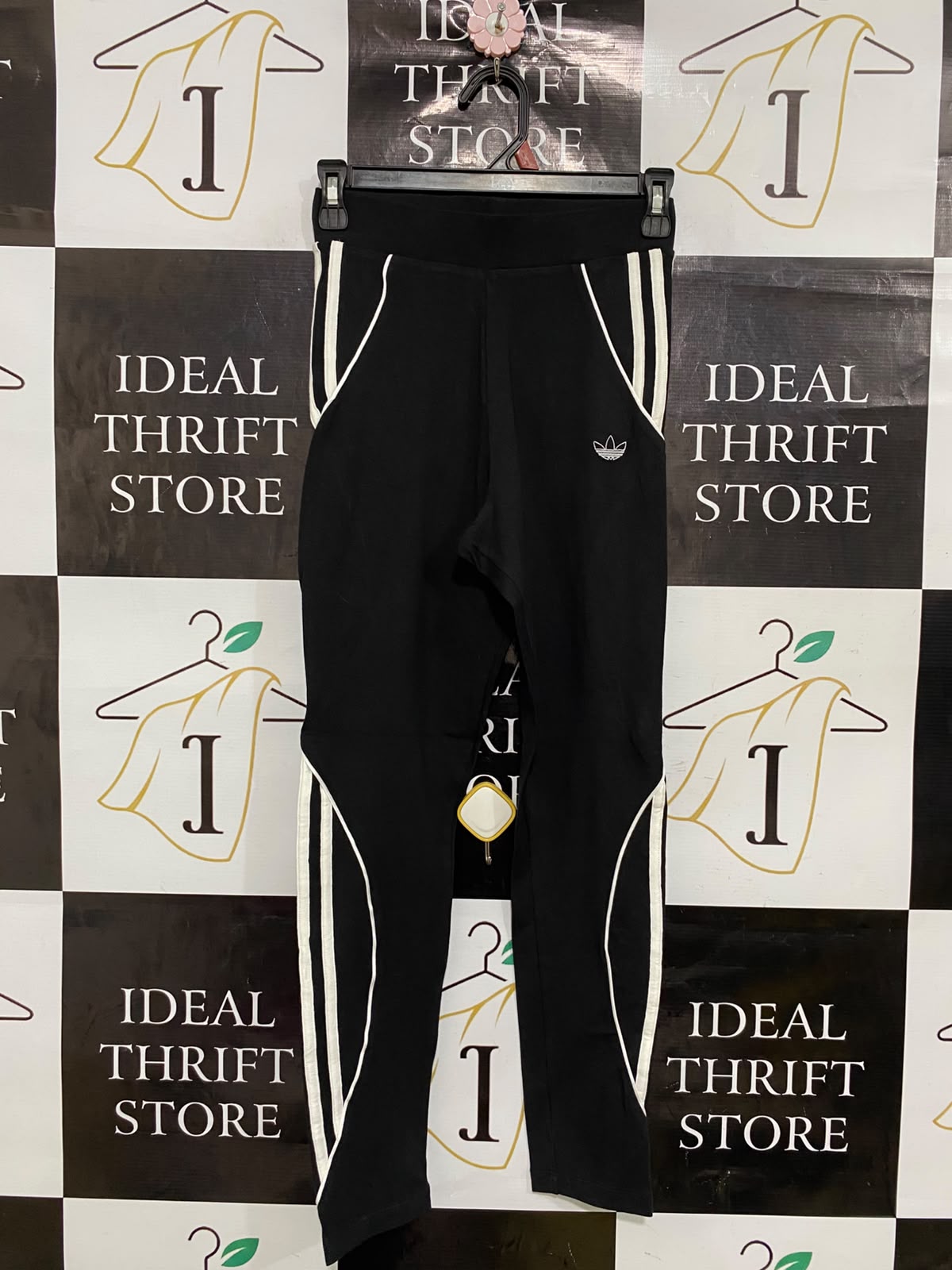 ADIDAS |XS| WAIST 24| A36| BLACK & WHITE THREE-STRIPE PERFORMANCE-STRETCH LEGGINGS