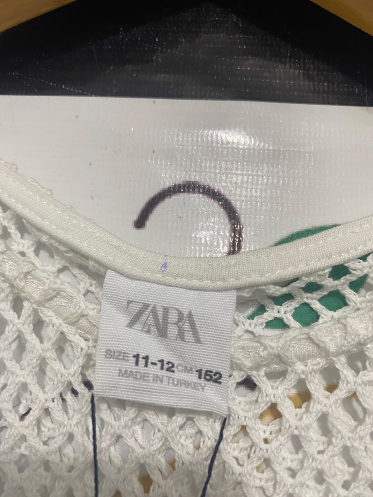 ZARA |XS| BUST 16| A36| OFF-WHITE OPEN-MESH SLEEVELESS TANK TOP