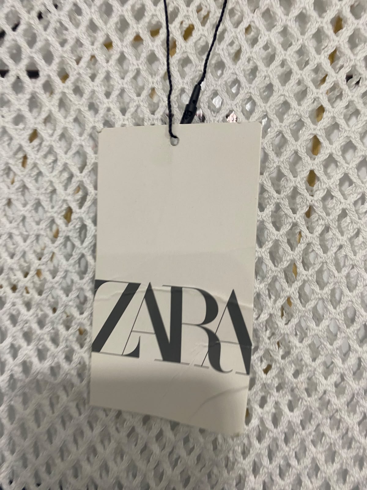 ZARA |XS| BUST 16| A36| OFF-WHITE OPEN-MESH SLEEVELESS TANK TOP