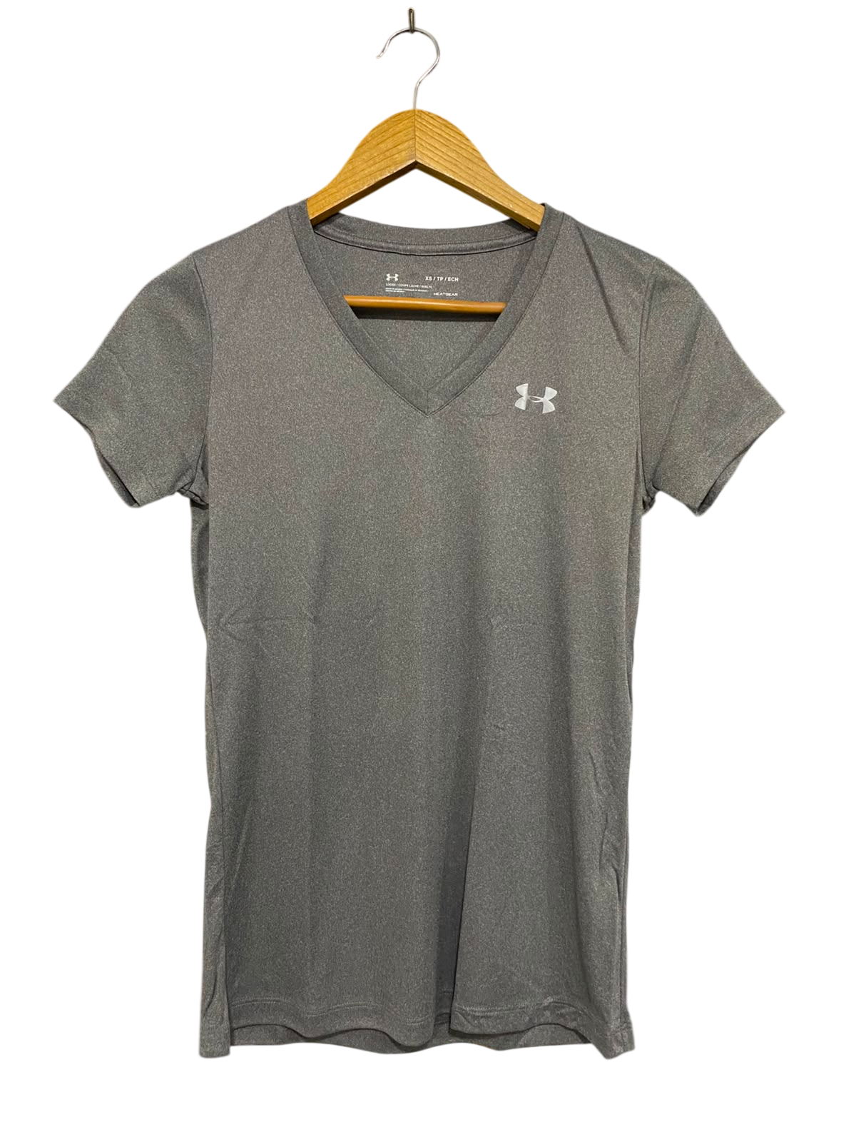 UNDER ARMOUR |XS| BUST 16| A37| GREY HEATGEAR V-NECK ATHLETIC T-SHIRT