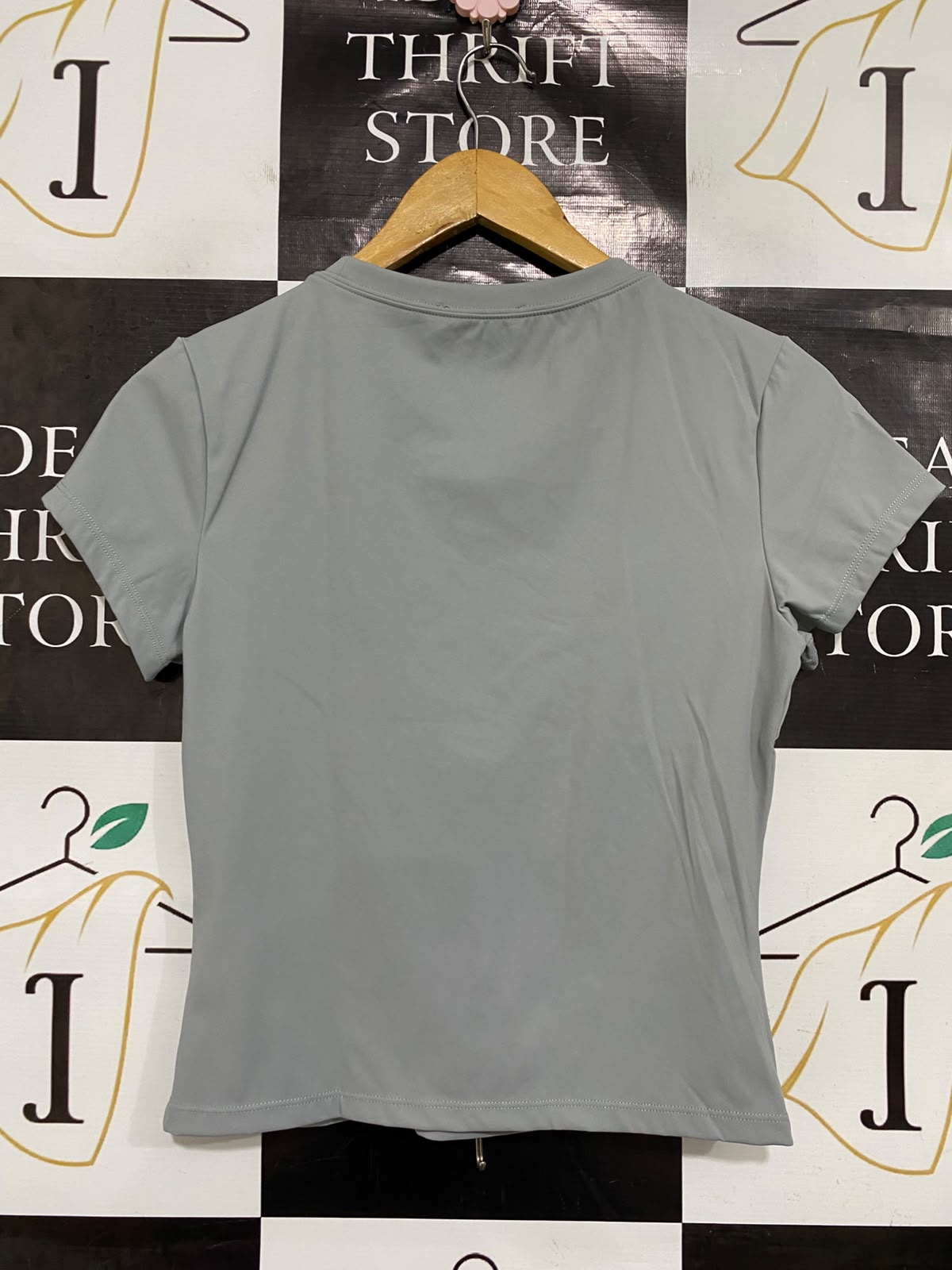 WHITE FOX |L| BUST 16| A37| GREY LOUNGE ESSENTIALS FITTED T-SHIRT