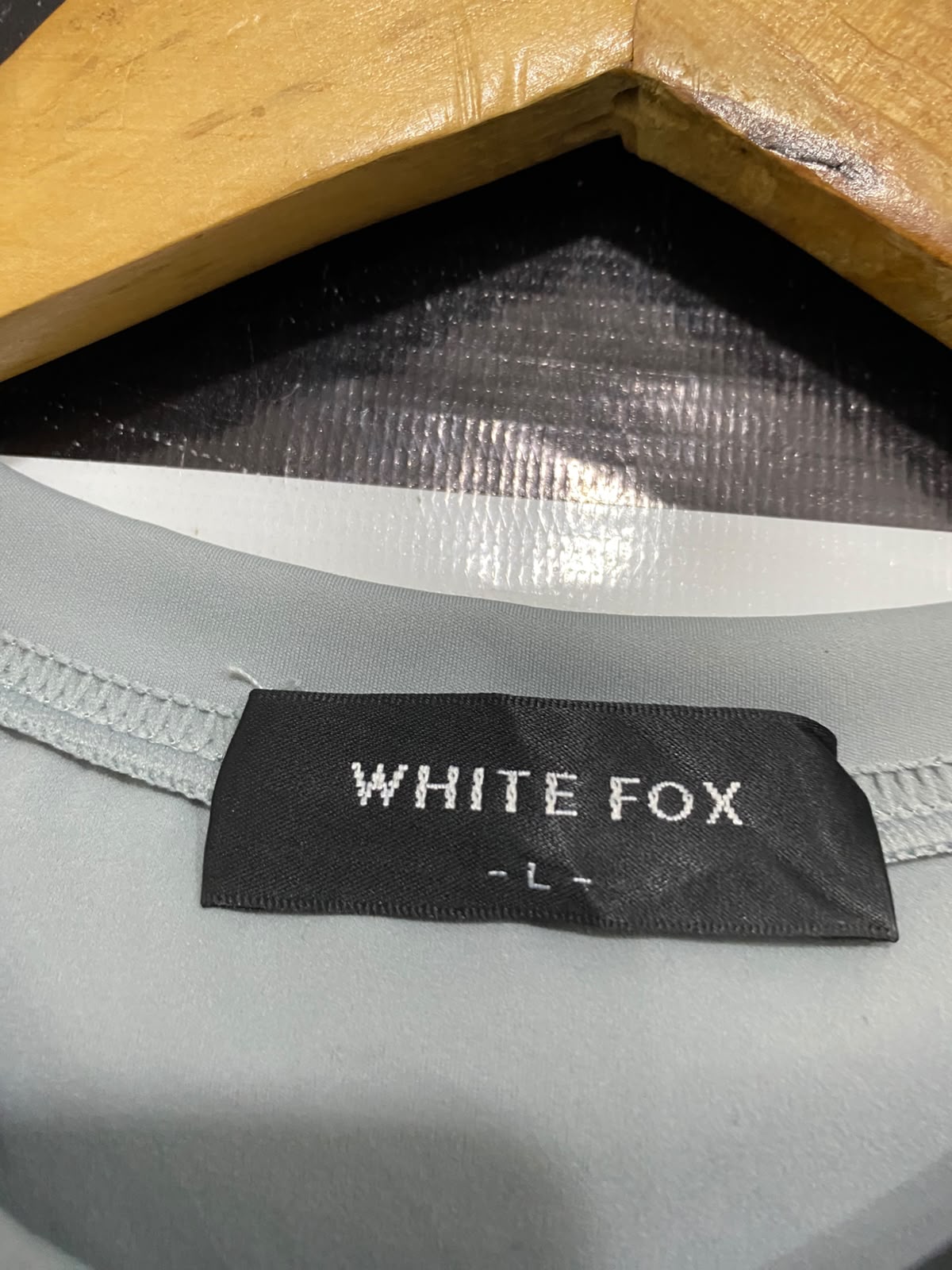 WHITE FOX |L| BUST 16| A37| GREY LOUNGE ESSENTIALS FITTED T-SHIRT