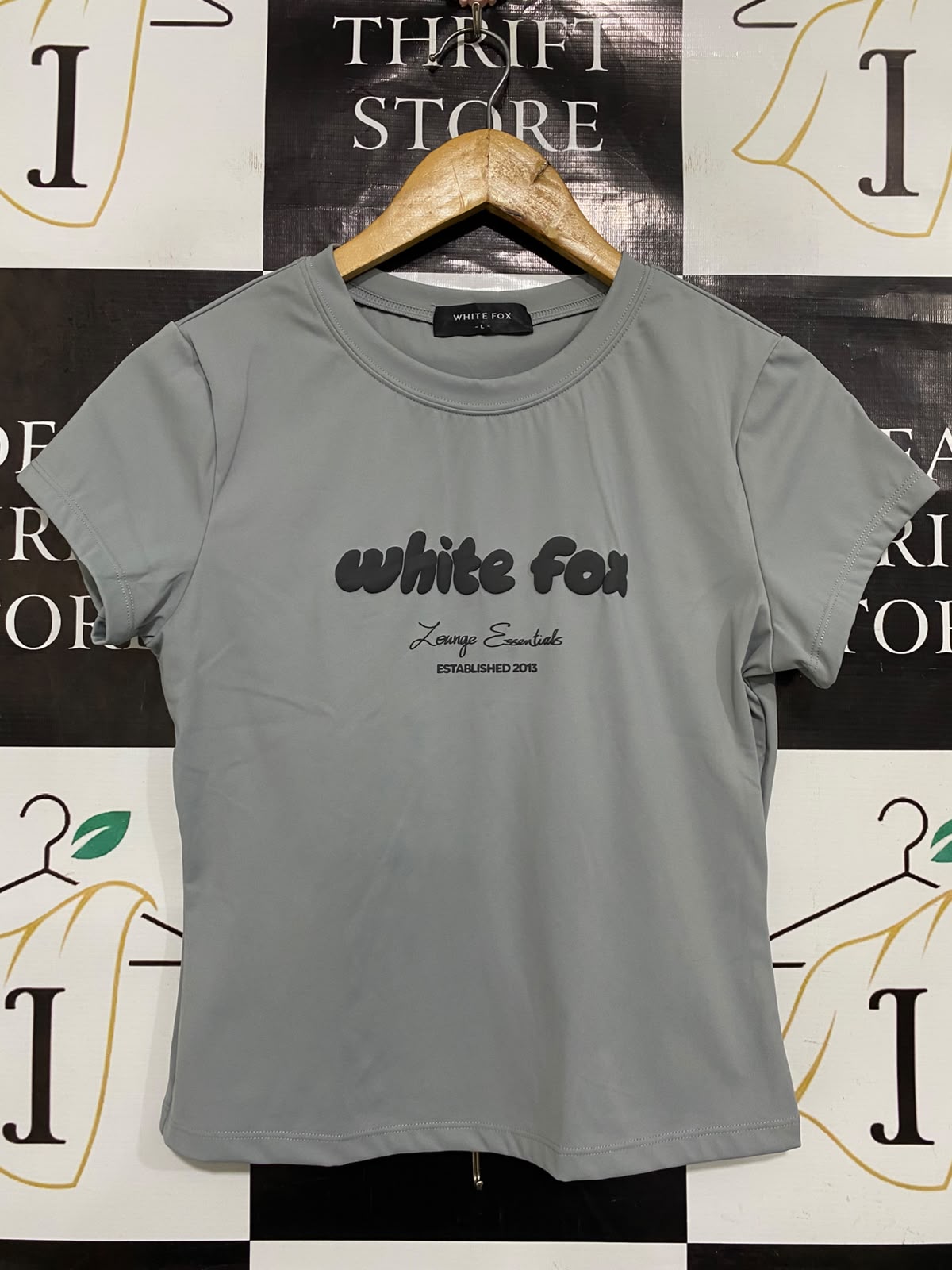 WHITE FOX |L| BUST 16| A37| GREY LOUNGE ESSENTIALS FITTED T-SHIRT