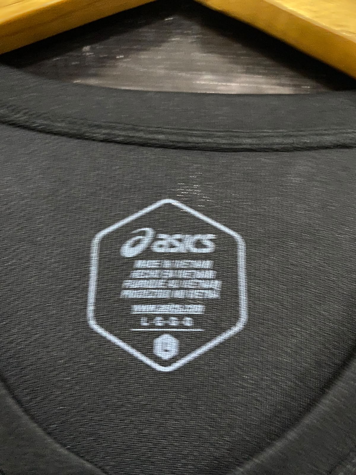 ASICS |L| BUST 20| A37| BLACK ATHLETIC PERFORMANCE T-SHIRT