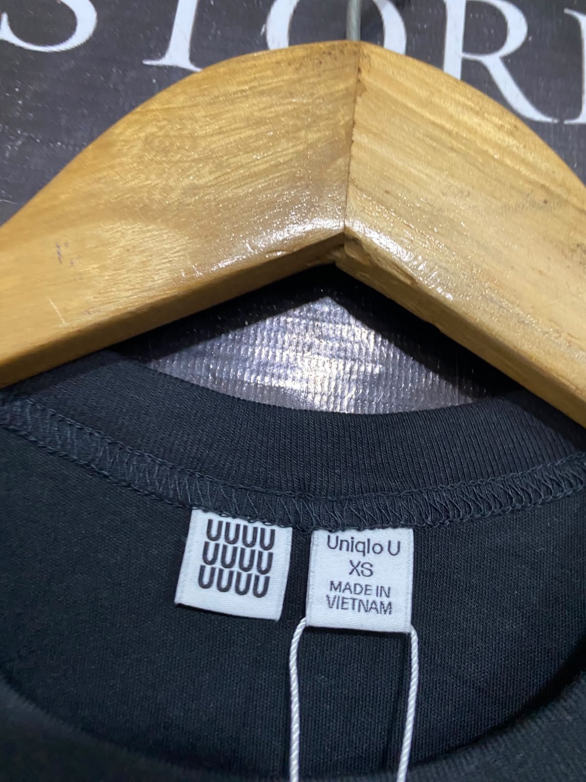 UNIQLO U |XS| BUST 14| A37| BLACK ESSENTIAL CREWNECK T-SHIRT