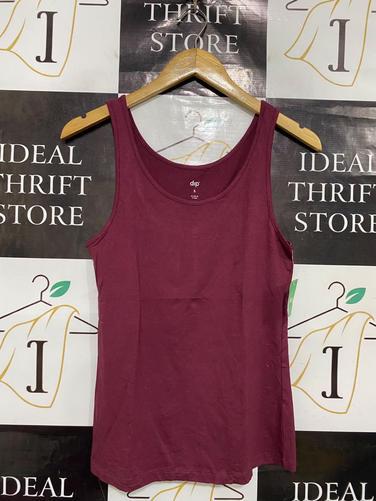 DIP |S| BUST 15| A37| BURGUNDY ESSENTIAL RIBBED TANK TOP