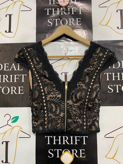 RIVER ISLAND |S| BUST 13| A37| BLACK CROCHET LACE SCALLOPED V-NECK CROP TOP