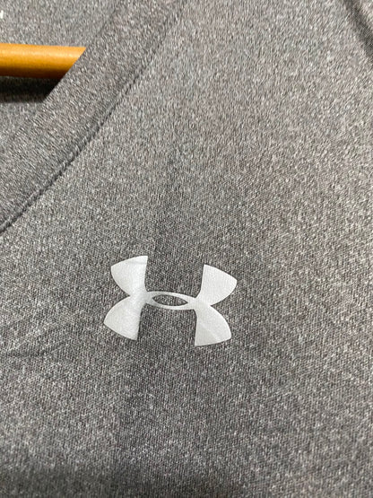 UNDER ARMOUR |XS| BUST 16| A37| GREY HEATGEAR V-NECK ATHLETIC T-SHIRT