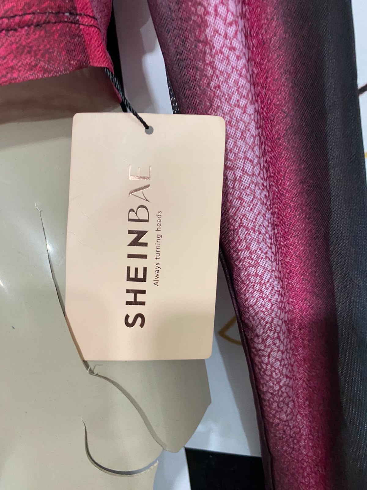 SHEIN |S| BUST 15| A37| PINK & BLACK OMBRE MESH LONG SLEEVE CROP TOP