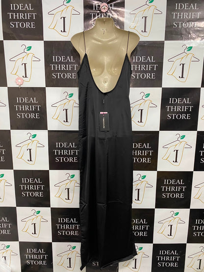 PRETTYLITTLE THING |M| BUST 16| A37| BLACK SATIN CORSET-STYLE SPAGHETTI STRAP MAXI DRESS
