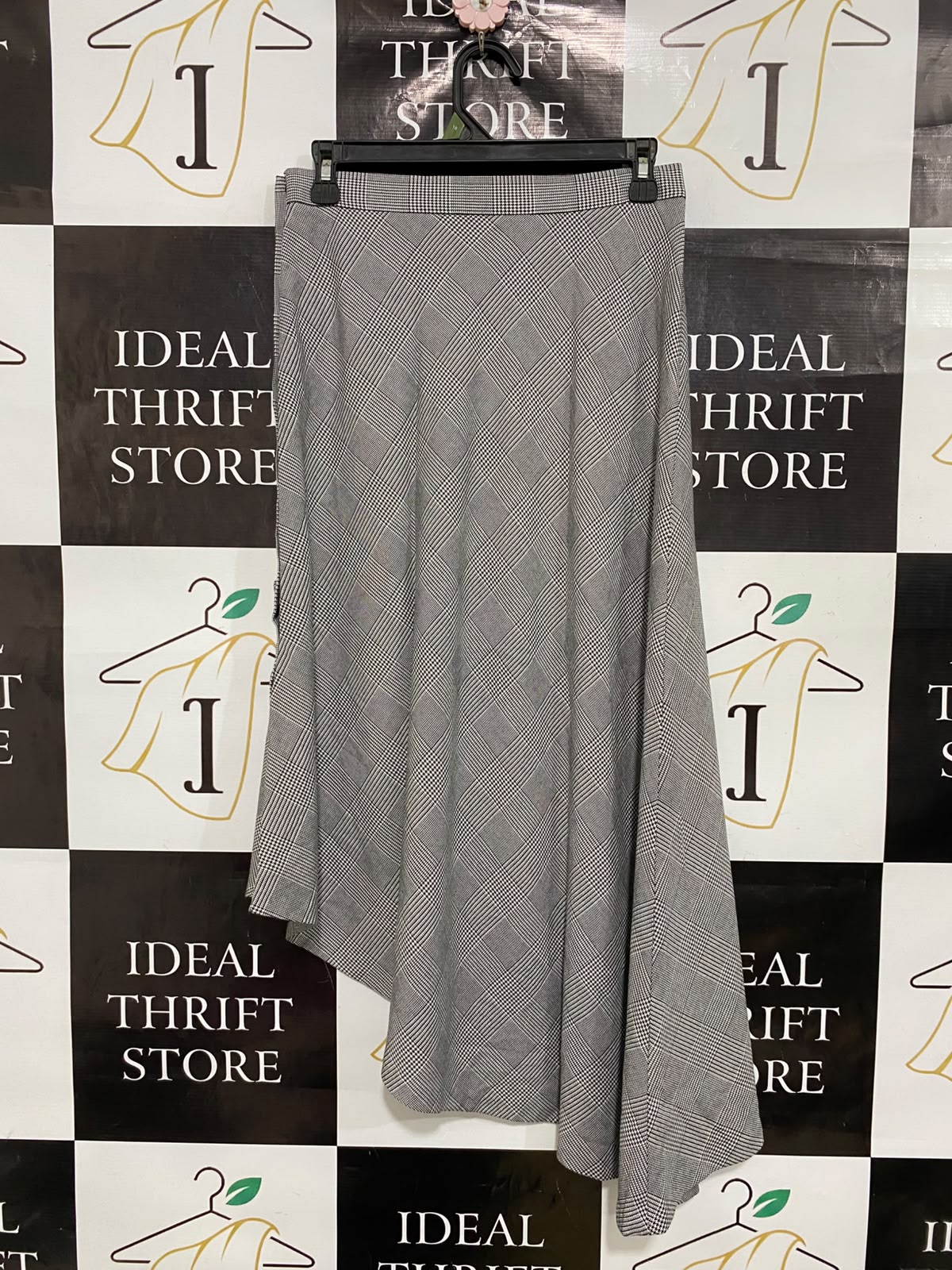 ZARA WOMAN |S| WAIST 27| A37| BLACK & WHITE GLEN PLAID ASYMMETRIC HEM MIDI SKIRT