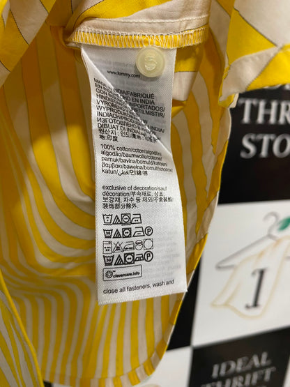 TOMMY HILFIGER |M| BUST 23| A38| YELLOW & WHITE STRIPED LONG-SLEEVE BUTTON-DOWN SHIRT
