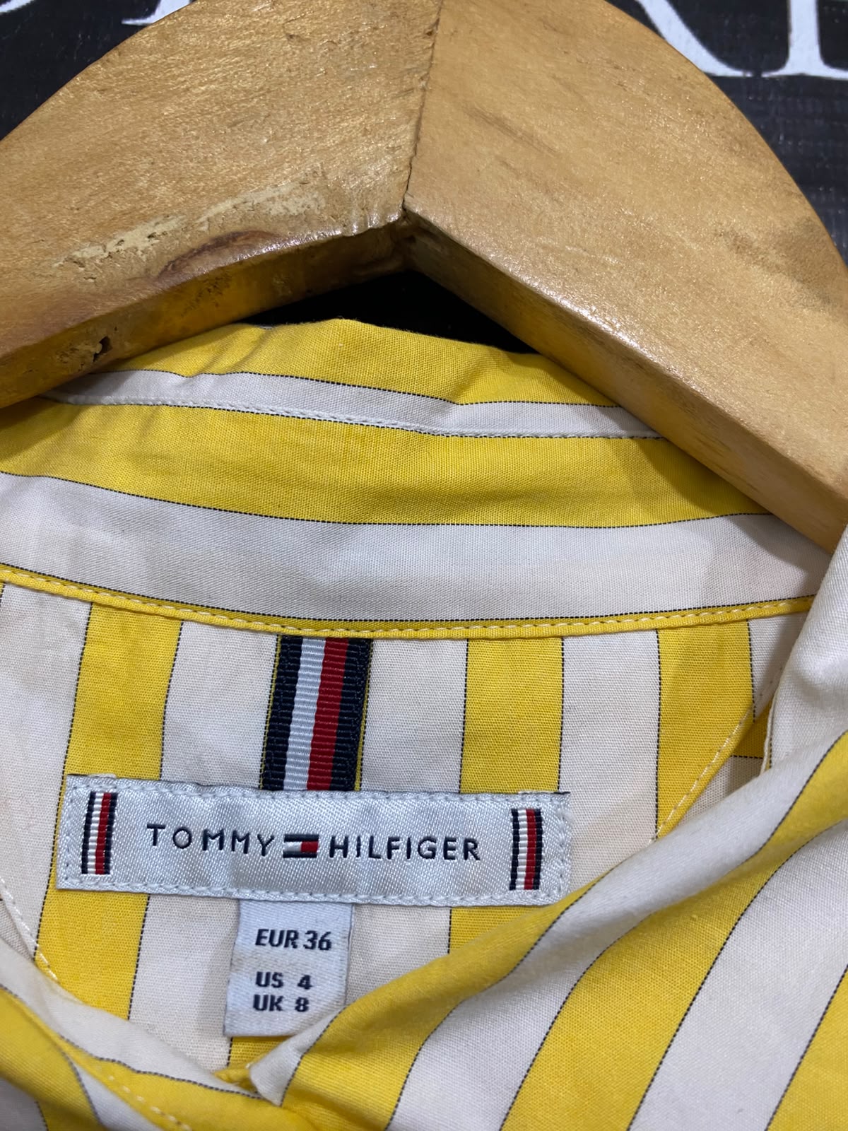 TOMMY HILFIGER |M| BUST 23| A38| YELLOW & WHITE STRIPED LONG-SLEEVE BUTTON-DOWN SHIRT