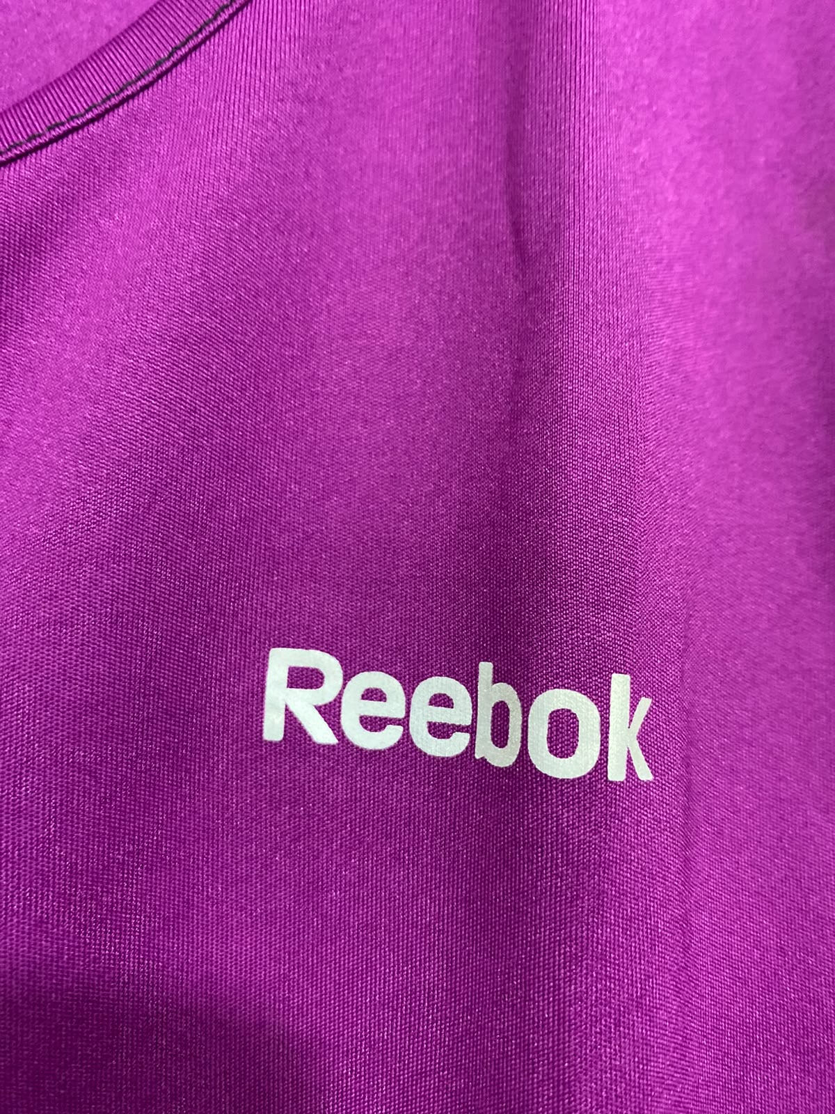 REBOOK |S| BUST 18| A38| MAGENTA PURPLE ATHLETIC PERFORMANCE CAP-SLEEVE T-SHIRT