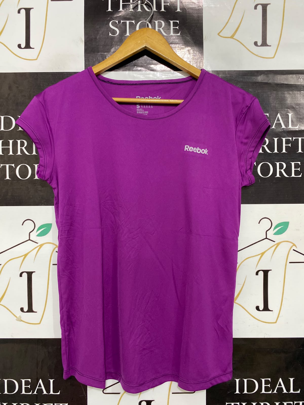 REBOOK |S| BUST 18| A38| MAGENTA PURPLE ATHLETIC PERFORMANCE CAP-SLEEVE T-SHIRT