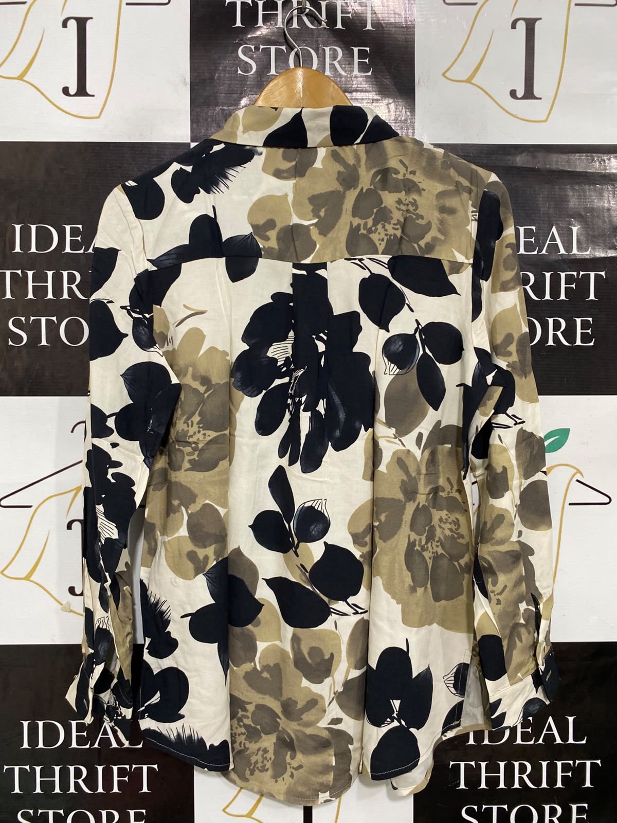SUZANNEGRAE |M| BUST 19| A38| NEUTRAL ABSTRACT FLORAL LONG-SLEEVE BUTTON-DOWN SHIRT