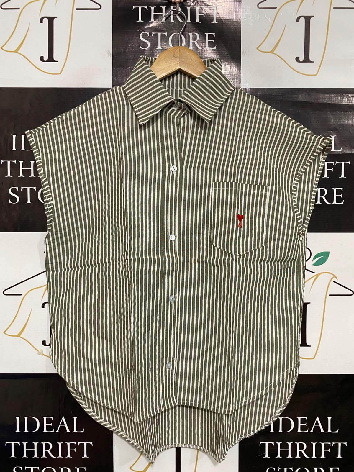 |M| BUST 21| A38| OLIVE & WHITE STRIPED SLEEVELESS BUTTON-DOWN SHIRT