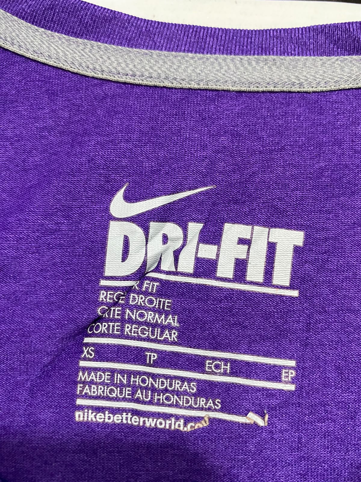 NIKE |XS| BUST 15| A38| PURPLE HEATHER DRI-FIT V-NECK ATHLETIC T-SHIRT