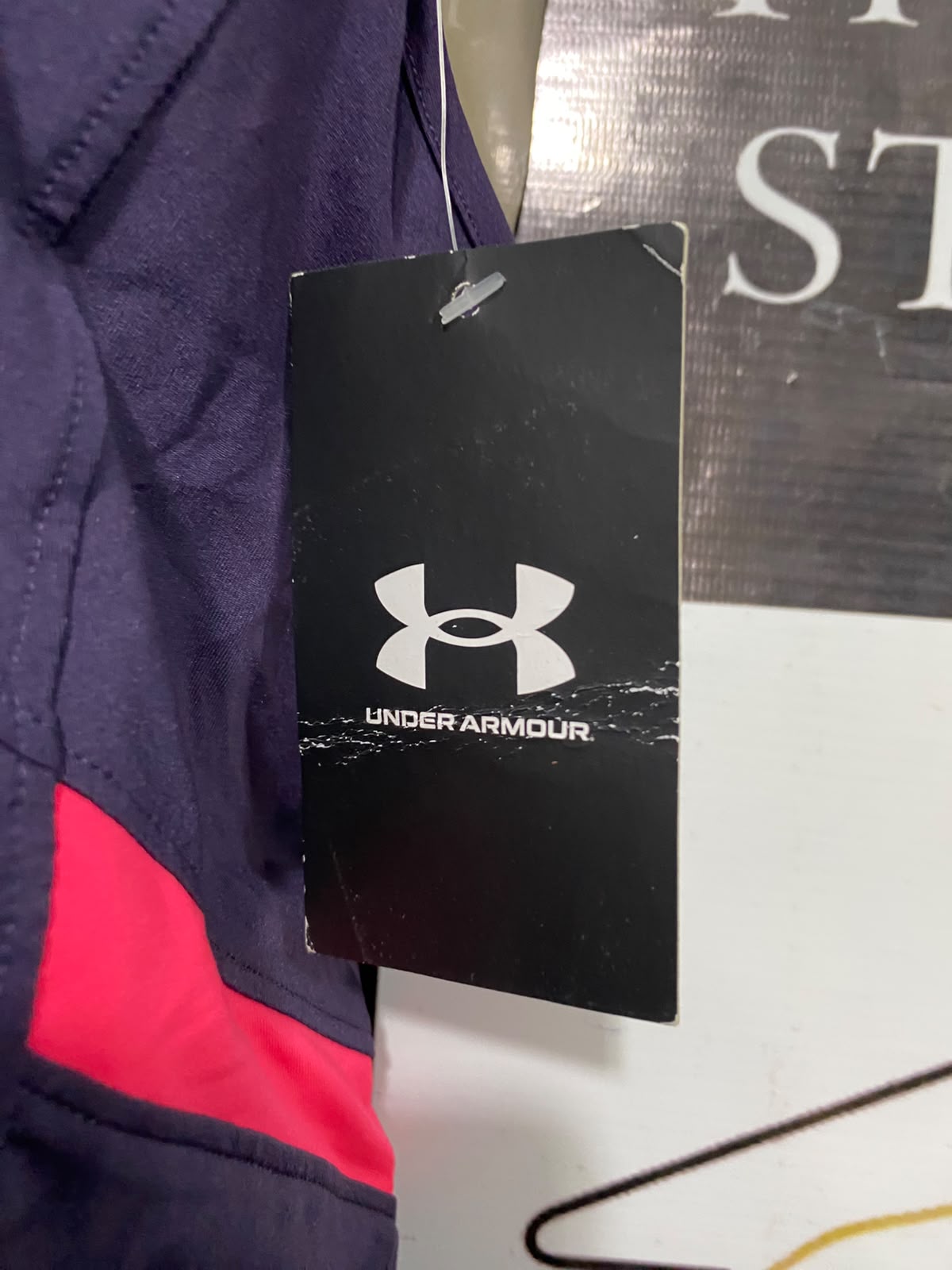 UNDER ARMOUR |M| BUST 16| A38| PURPLE & NEON PINK ATHLETIC CROP TANK TOP