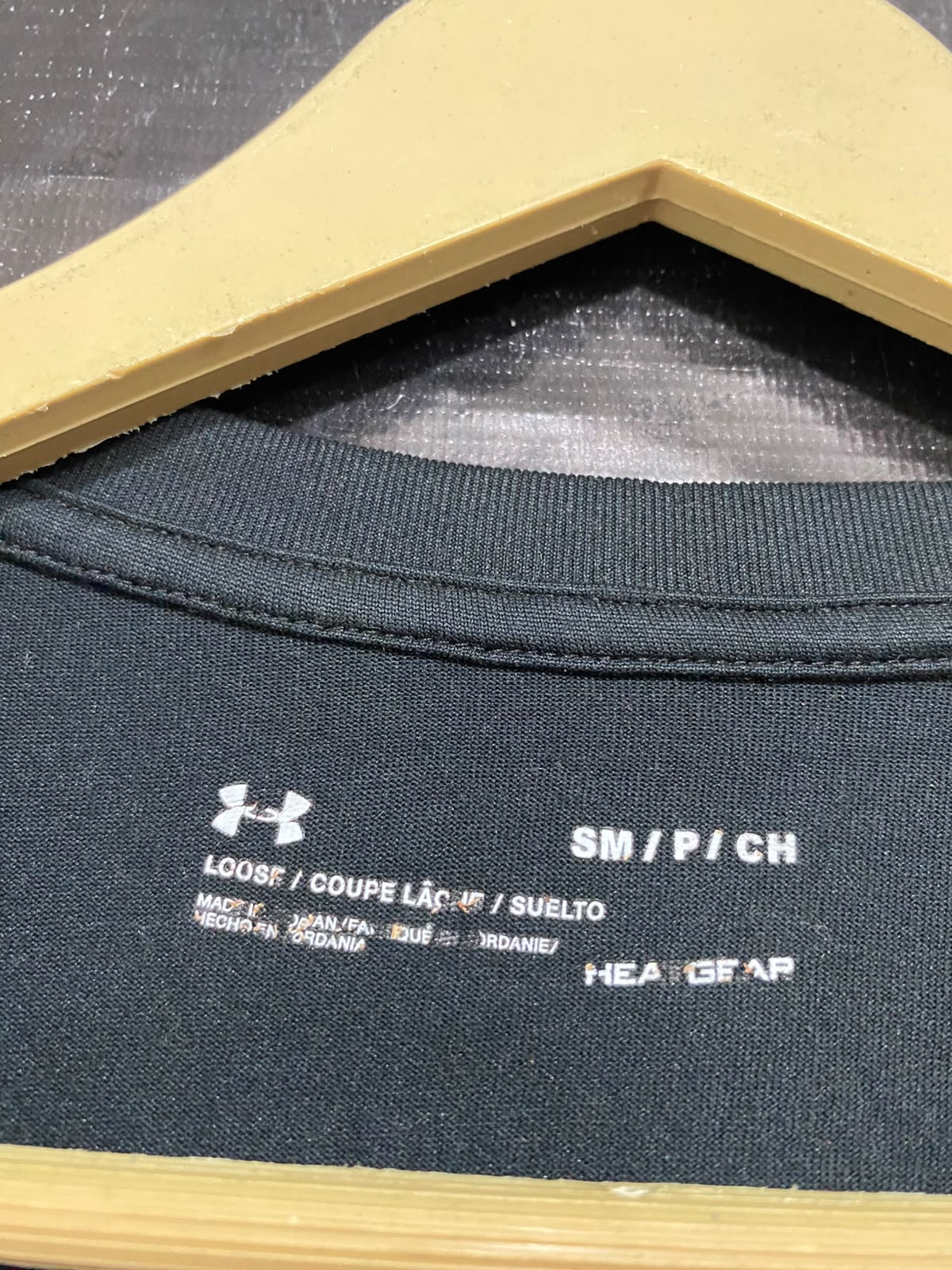 UNDER ARMOUR |S/M| BUST 18| A38| CLASSIC BLACK HEATGEAR ATHLETIC T-SHIRT