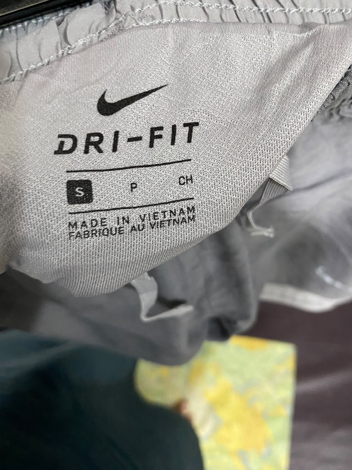 NIKE |S| WAIST 25| A37| HEATHER GREY & WHITE TRIM PERFORMANCE RUNNING SHORTS