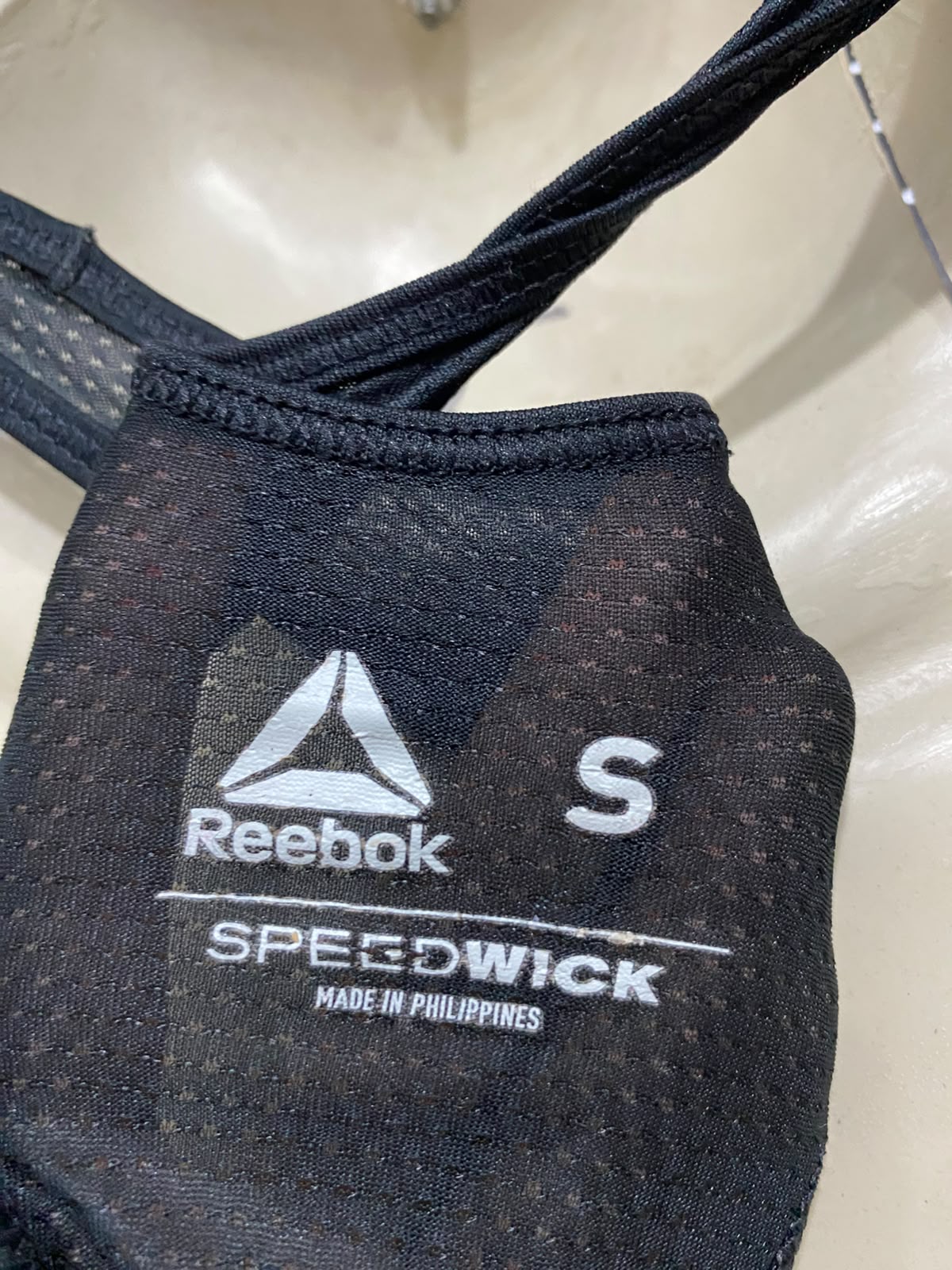 REEBOK |S| BUST 16| A37| CLASSIC BLACK ATHLETIC RACERBACK TANK TOP