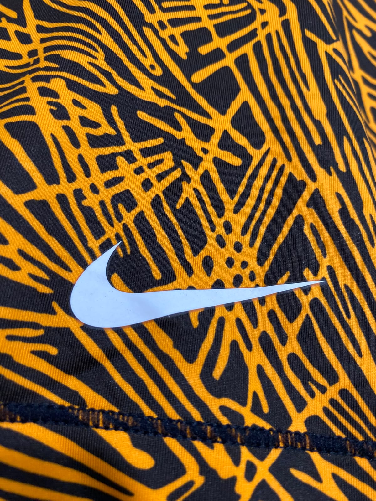 NIKE |L| WAIST 28| A39| BLACK & ORANGE ABSTRACT SKETCH ATHLETIC BIKER SHORTS